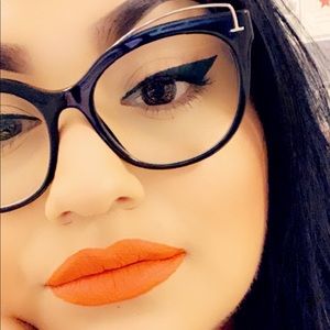 Meet your Posher, Angelica